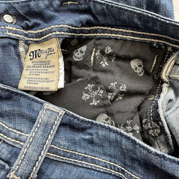 Miss Me fleur de lis pocket detailed crops Sz 28 - Picture 8 of 8